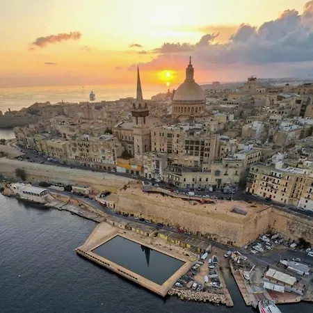 Spinola Bay - Beatiful 3-double Bed Near In Prime Location Appartement San Ġiljan