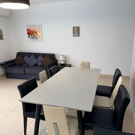 Spinola Bay - Beatiful 3-double Bed Near In Prime Location Apartment